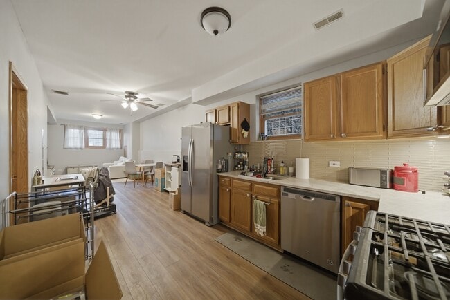 Photo - 844 N Wood St