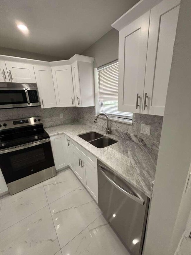 21913 Lake Forest Cir Unit 201