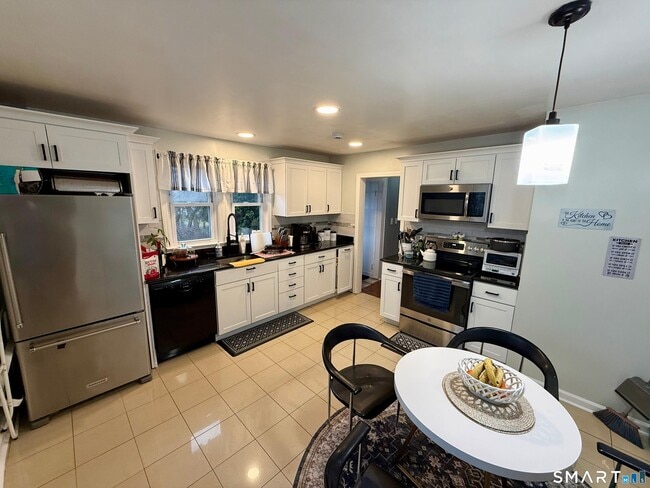 Photo - 64 Hickory St