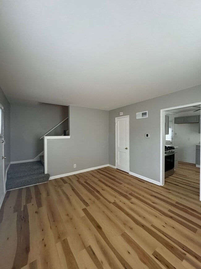 Photo - Cozy & Updated Duplex – Close to UMKC, Rockhurst & More