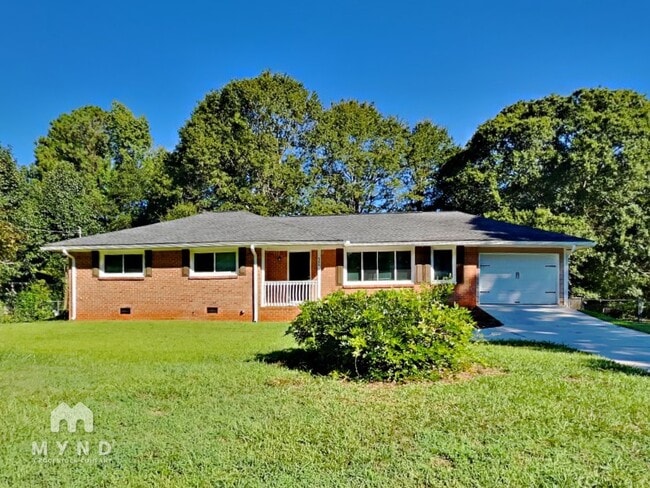 Building Photo - 906 King Dr SE