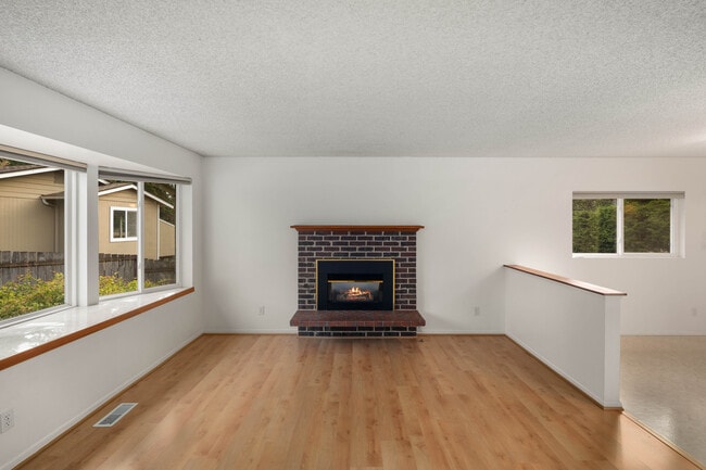 Photo - 6011 156th Ave NE