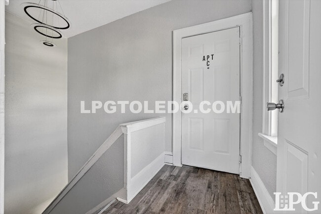 Photo - 1734 Arlington Ave