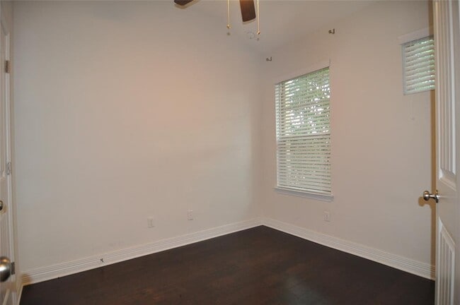 Photo - 150 Russet Trl