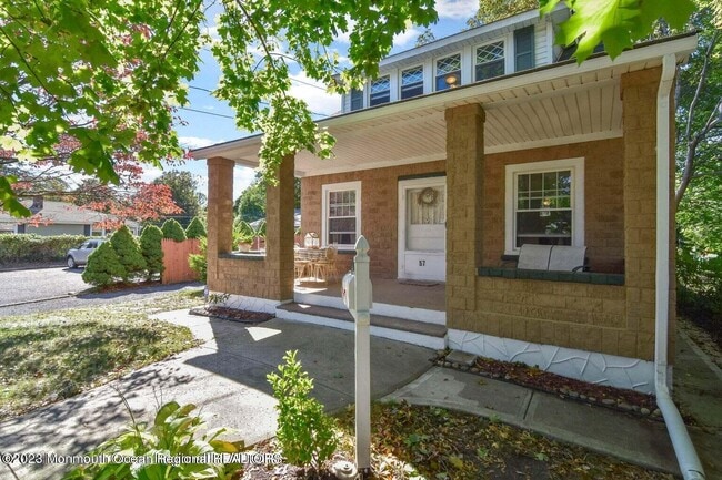 Photo - 57 Memorial Pkwy