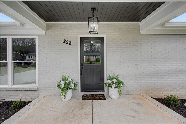 Photo - Fully Renovated 3 Bedroom Home for Rent in Franklin, TN Near Downtown Franklin & The Factory