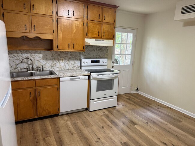 Photo - Large 2bed/1bath near Gov Sq Mall Unit C