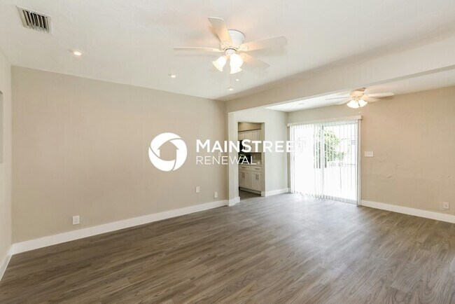 Photo - 2 Bedroom Pet-Friendly Home in Hollywood, ...