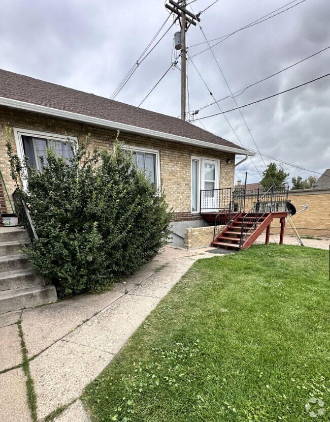 Building Photo - "1-Bedroom Retreat in the Heart of Cheyenn... Unit 2 Rental