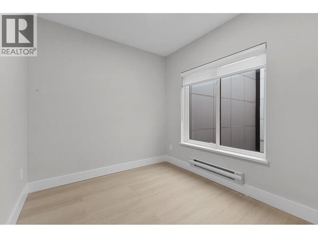 Photo - 3050 Kingsway Unit 406