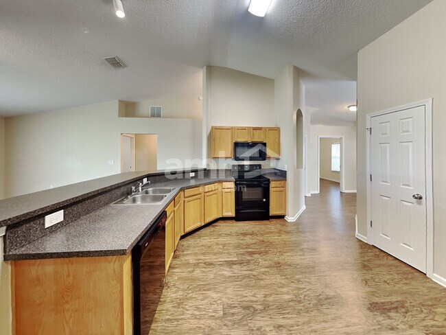 Photo - 766 E Red House Branch Rd