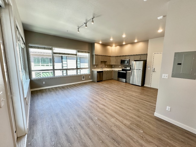 Photo - 2330 Yakima Ct Unit D402