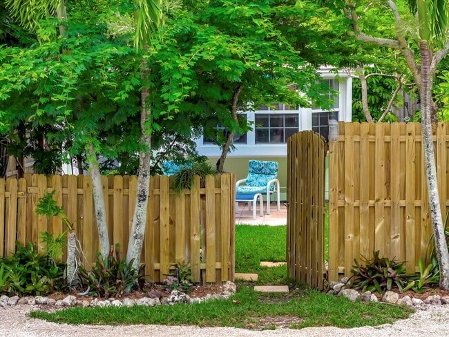 Building Photo - 5215 Calle De Costa Rica Unit B