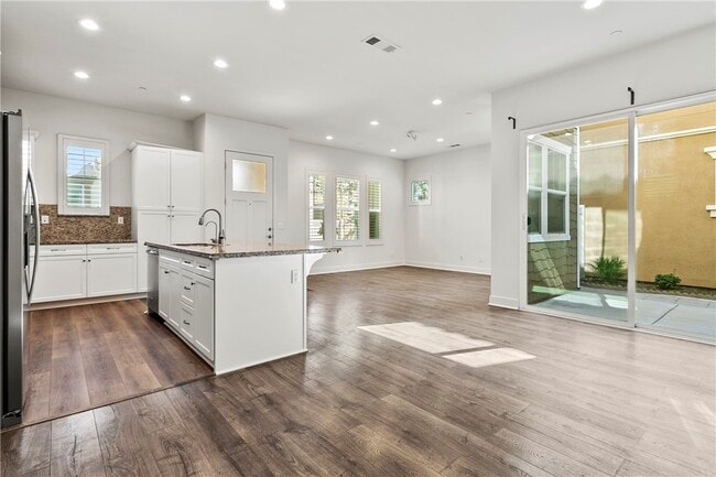 Photo - 202 W Tribella Ct