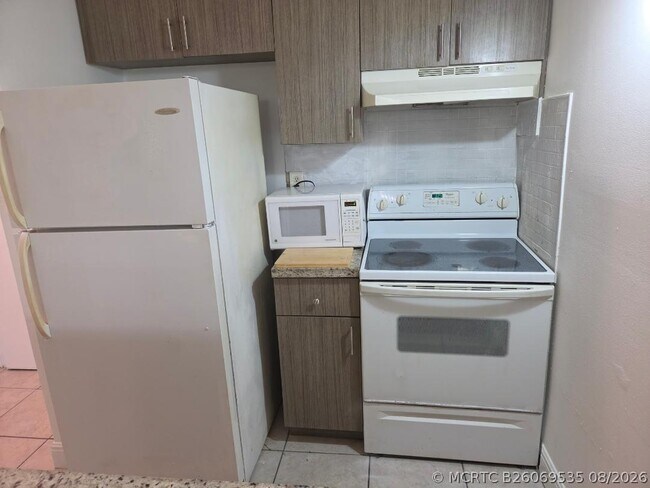 Photo - 2401 Riverside Dr Unit 306-B