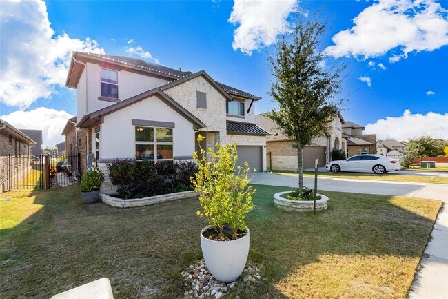 Photo - 722 Kingston Pl