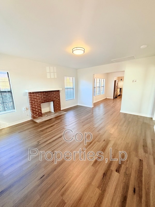 Photo - 255 Cumberland Rd