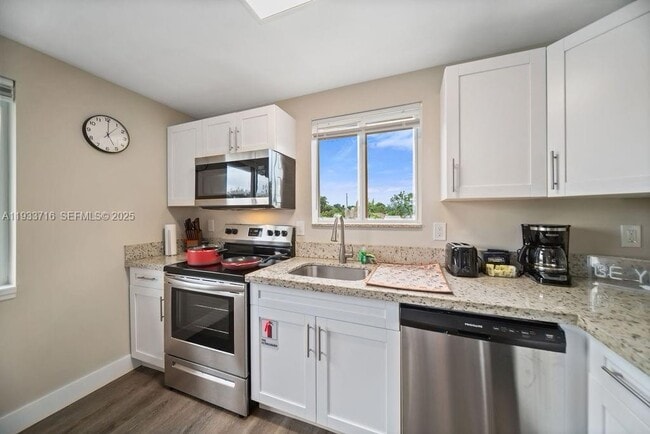 Photo - 2311 Scott St Unit 4