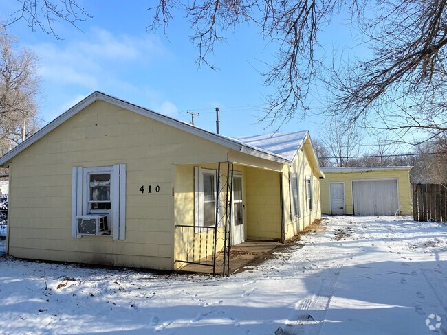 Building Photo - Charming 1-Bed Home with Garage