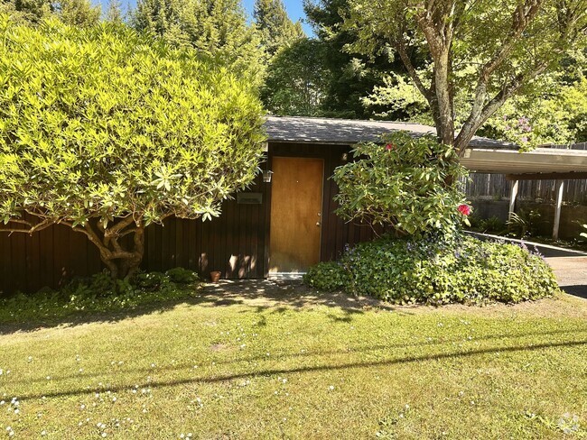 Building Photo - Union St. Duplex Unit 1570 Rental