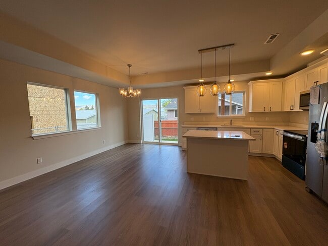1075 Red Apple Rd Unit B5
