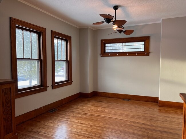 Photo - 907 Albion Ave