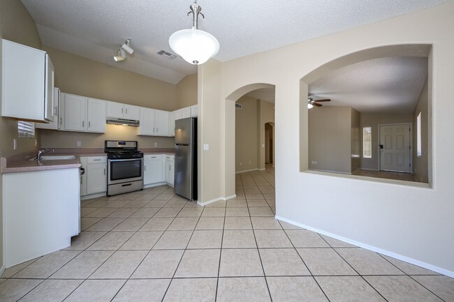 Photo - 1656 W Wood Crest Ct