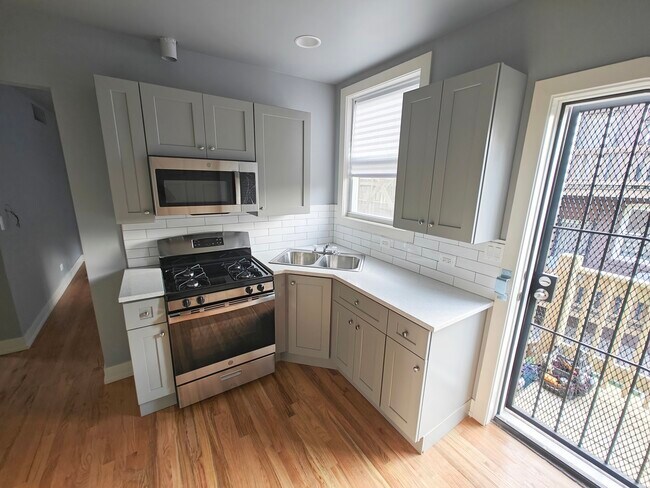 Photo - 5231 S Michigan Ave Unit 2NR