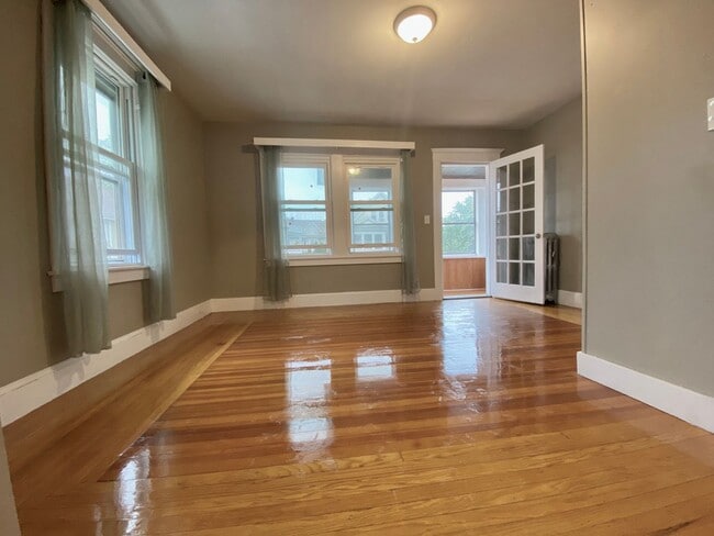 Photo - 12-14 Ledyard St Unit 2