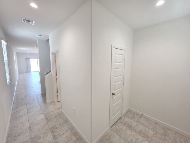 Photo - 2677 W Simone Ave