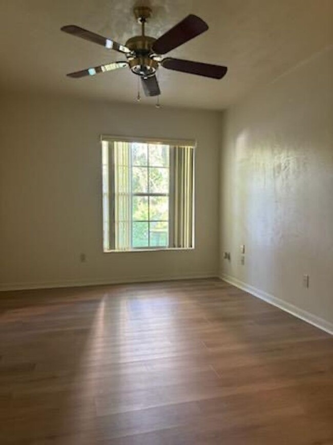 2 bedroom 1 bath NEWLY RENOVATED DUPLEX - 2 bedroom 1 bath NEWLY RENOVATED DUPLEX Casa