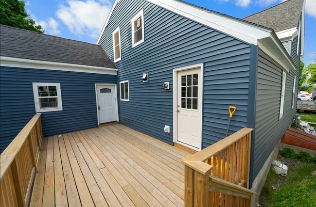 Building Photo - 156 Essex St