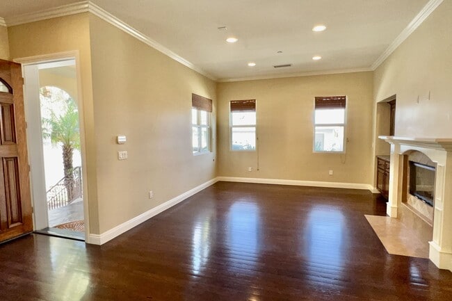 Photo - 3844 Tilden Ave