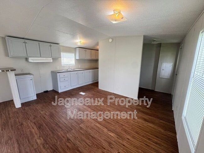 Photo - 1922 Center St