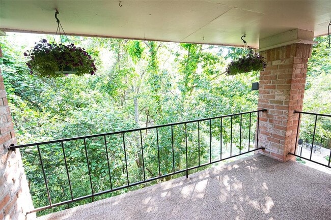 Photo - 2238 S Piney Point Rd Unidad 209 Rental