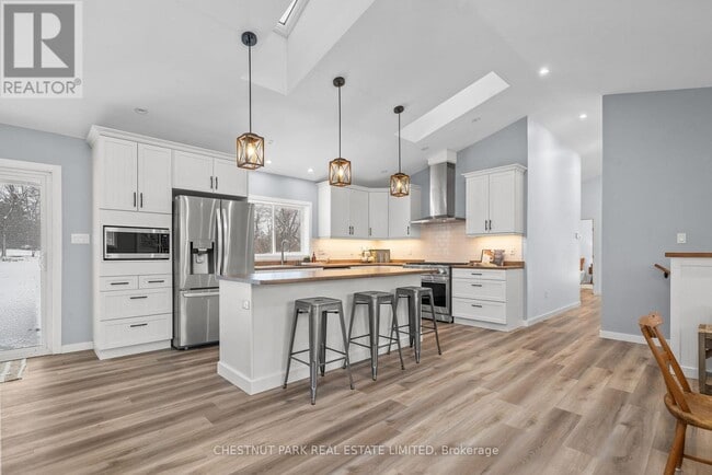 Photo - 84 Prince Edward County Rd 1