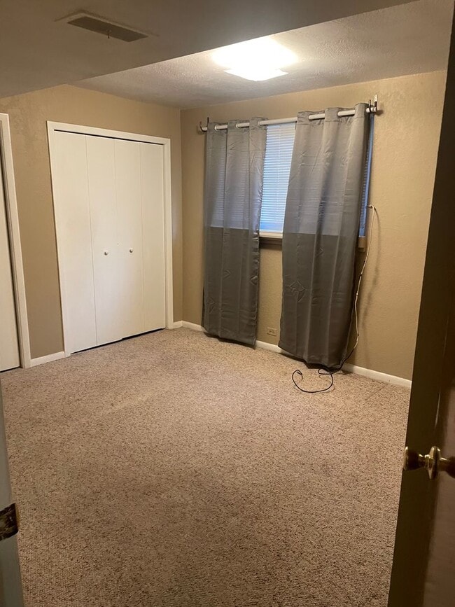 Photo - 8LOG3459 Unit B