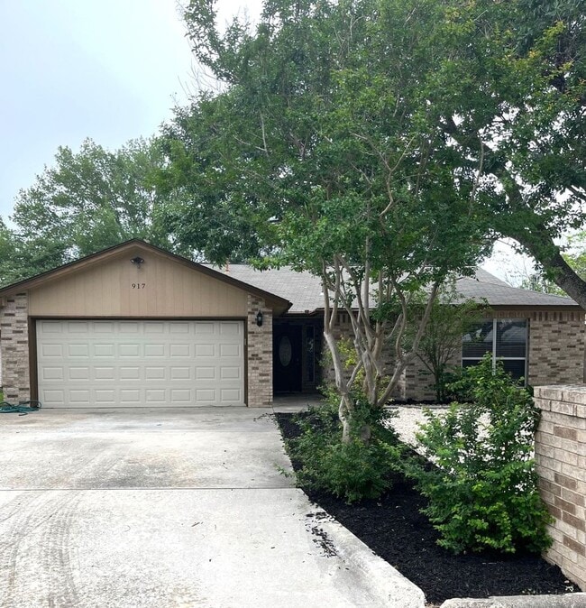 Building Photo - 917 Seminole Dr Rental