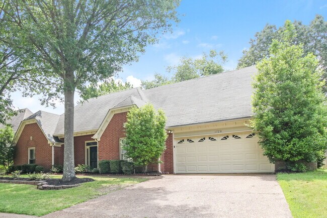 Photo - 1728 Edgeburg Ln