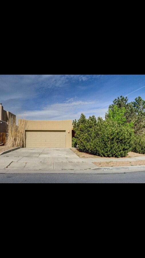 More photos can be viewed on-line - 2840 Pueblo Bonito House