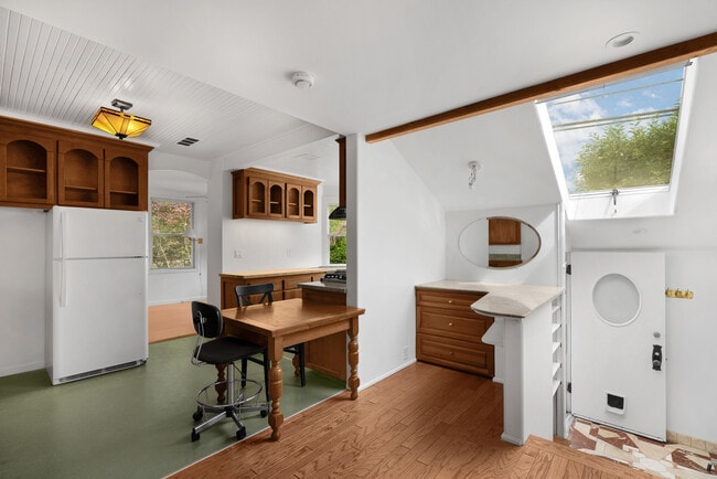 Photo - 9558 Frederica Ave