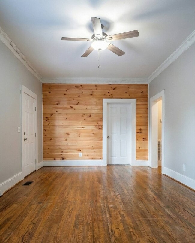 Photo - 402 Laurel St