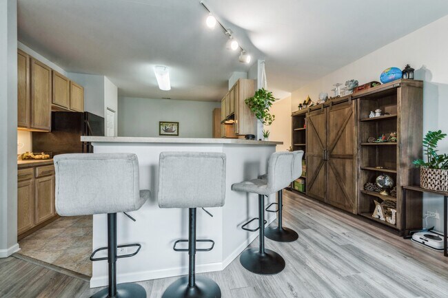 Photo - 250 Rosehall Dr