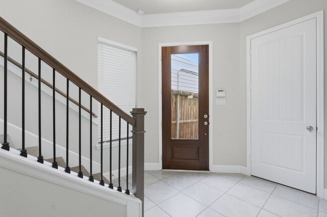 Photo - 6011 Truro St