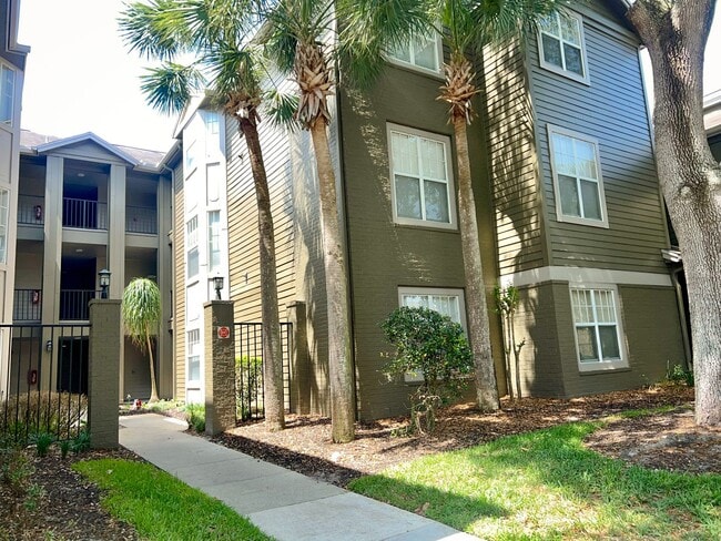 Photo - NEW-Remodeled bathroom & kitchen! NEW VINYL PLANK flooring & fresh paint! 2 bedroom 1 bath condo ...
