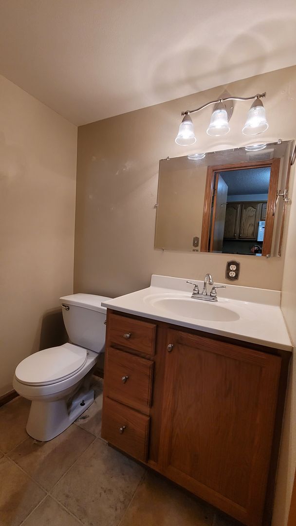 Photo - 3 Bedroom 1.5 bath, 2 stall garage Great SE location.