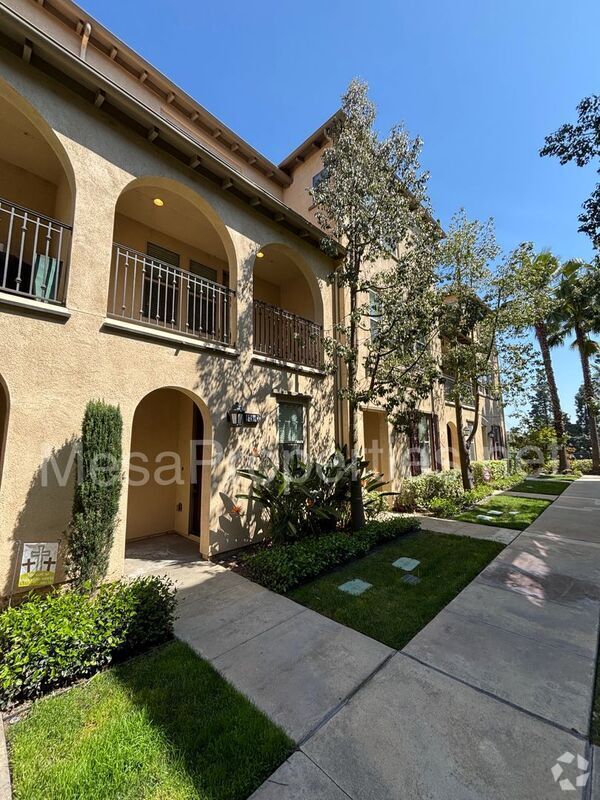 Building Photo - 829 E Cassia Ln Unit #C Rental