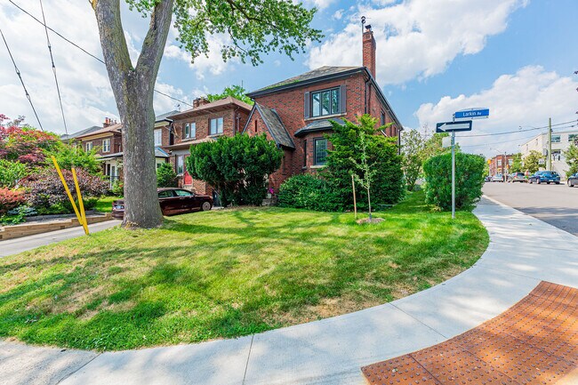 Photo - 2 Larkin Ave