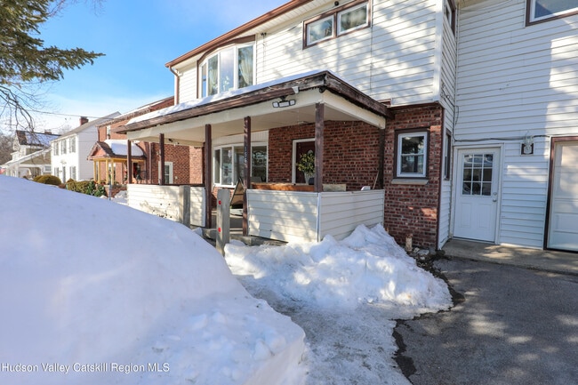 Photo - 156 Lampman Ave