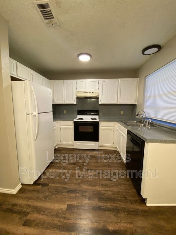 Photo - 1604 Sun Valley Dr
